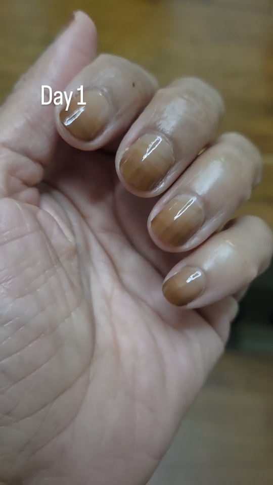 A little random fact about me is I used to do hair and nails, so I’ve seen it all - the chipping, the smearing, the time it takes. That's why this dry nail polish surprised me as much as it did.

My nails go through it with dishes, cleaning, kids' hair, clicking away on my steno machine, but here we are at day 8.

If you've been wondering if these actually hold up, I had the same question once. 

Curious? You know where to find me. 😉

#nails #polish #colorstreet #busymom