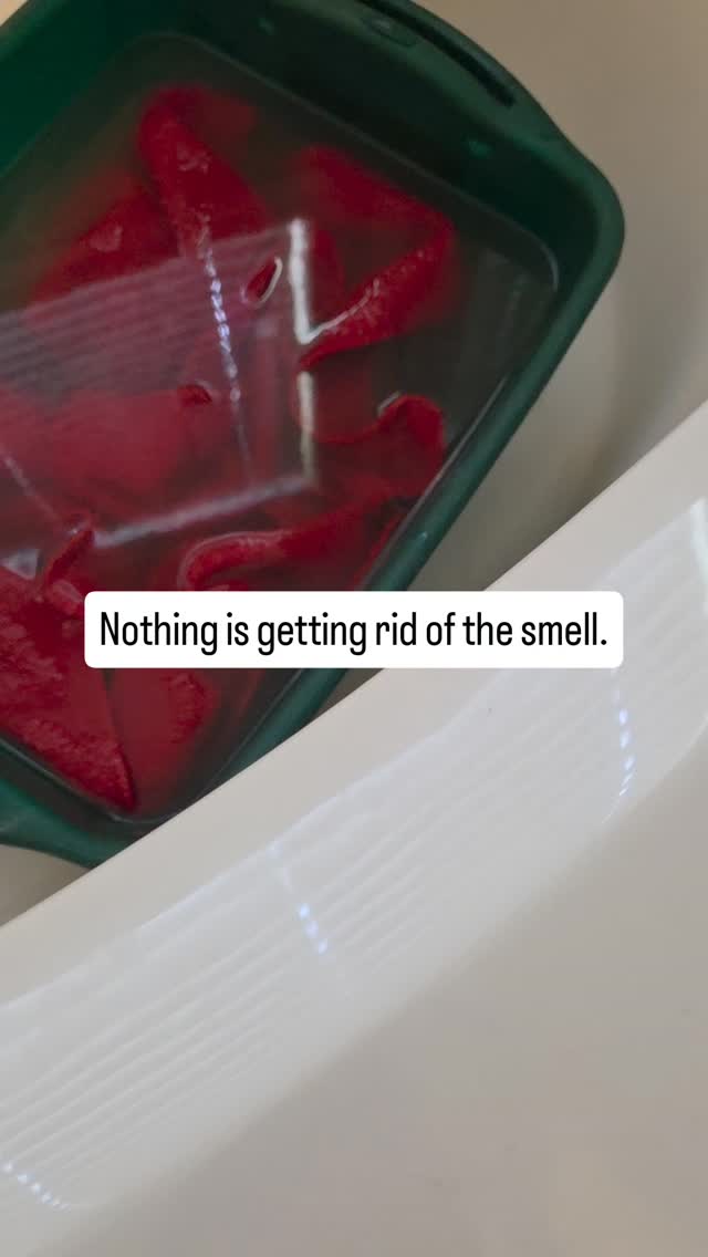 Clean washcloths that still smell? 😷
I tried something new today, and I’m not sure just yet if it’s a pass or a fail. 
Results coming soon, so stay tuned!!

What’s worked for you with smelly "clean" clothes?