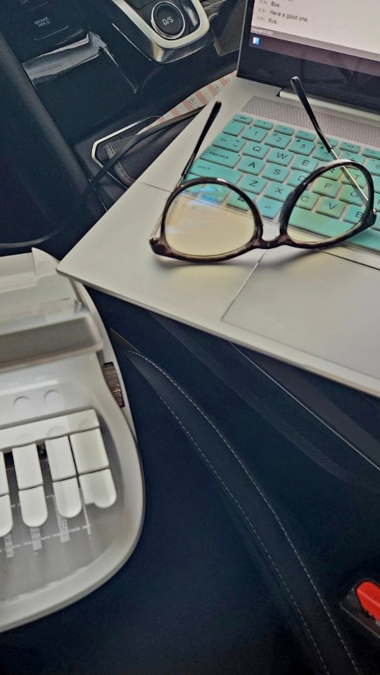 Most people don’t realize court reporters are still very much needed.
Ask me anything about court reporting. 👇🏽

❓️❓️❓️
💼 schooling
💼 typing speed
💼 AI replacing reporters
💼 funny depo stories
💼 working from home
💼 how our keyboards work
💼 assisting the hard of hearing community