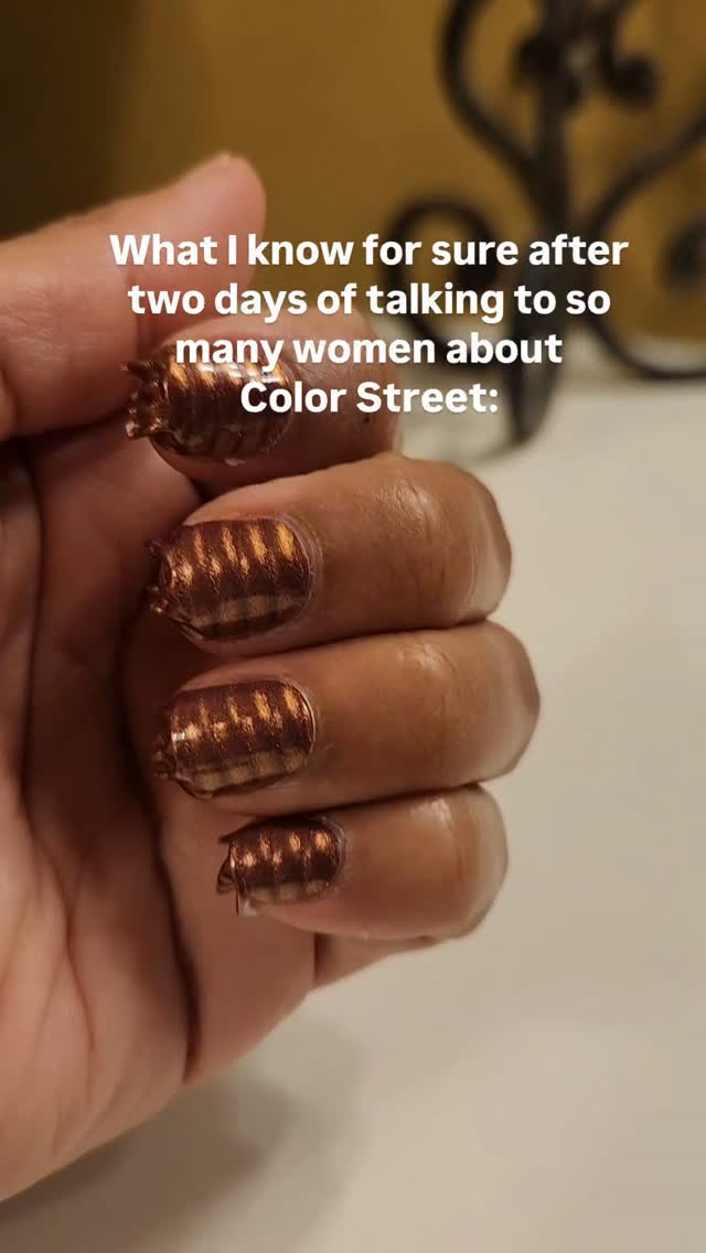 Two days, lots of women, and I'm still amazed that so many people still don't know about Color Street. And when they see it for the first time? The reactions!! 😮 Eight years later, I'm still seeing that WOW factor.

Have you tried Color Street before, or are you one of the people who have no idea this exists? 😊