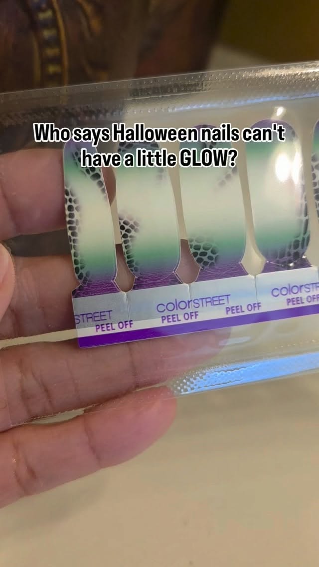 You picked my Halloween mani, and these have a little something extra.

I always have fun switching up my nails for every holiday and in between, and these glow-in-the-dark beauties are too much fun!! 

Would you rock glow-in-the-dark nails?